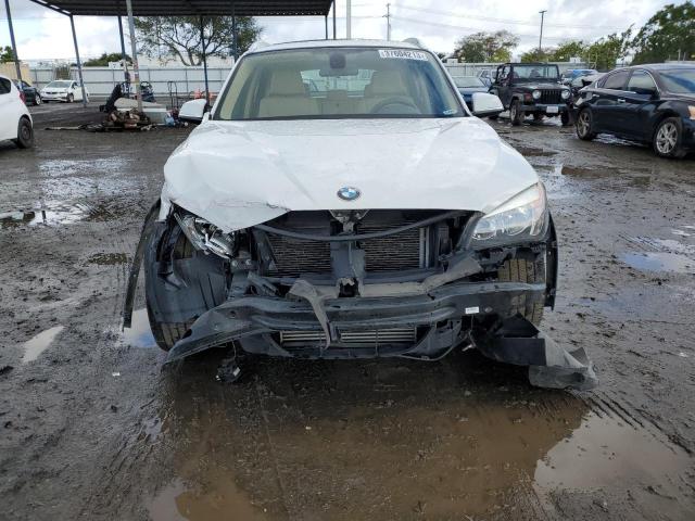 WBAVM1C56DVW44261 - 2013 BMW X1 SDRIVE28I WHITE photo 5