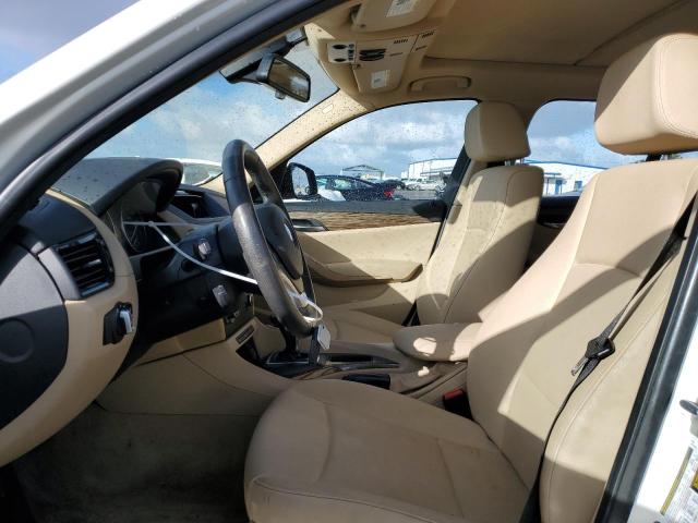 WBAVM1C56DVW44261 - 2013 BMW X1 SDRIVE28I WHITE photo 7