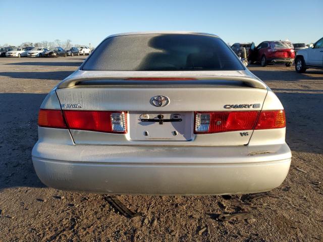 JT2BF28K310305074 - 2001 TOYOTA CAMRY LE SILVER photo 6