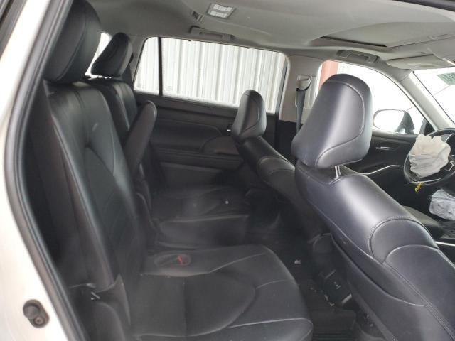 5TDGZRBH2NS180632 - 2022 TOYOTA HIGHLANDER XLE WHITE photo 10