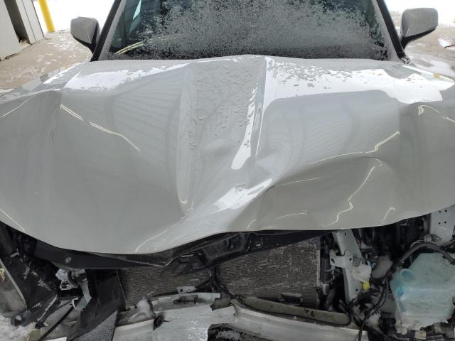 5TDGZRBH2NS180632 - 2022 TOYOTA HIGHLANDER XLE WHITE photo 11