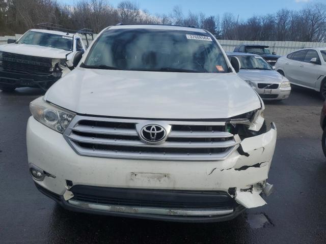 5TDBK3EH2DS253486 - 2013 TOYOTA HIGHLANDER BASE WHITE photo 5