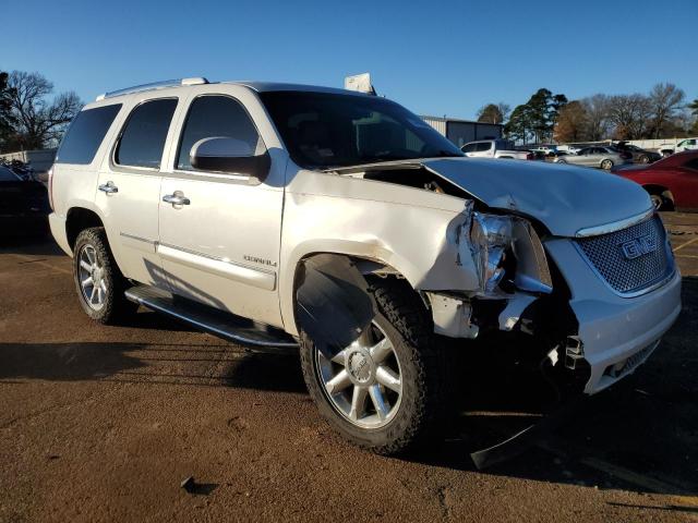 1GKUKEEF2AR289096 - 2010 GMC YUKON DENALI WHITE photo 4