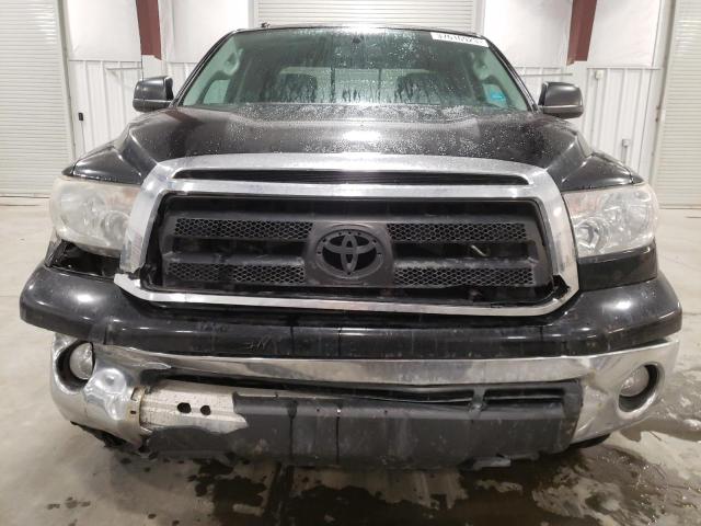 5TFUW5F17BX194792 - 2011 TOYOTA TUNDRA DOUBLE CAB SR5 BLACK photo 5