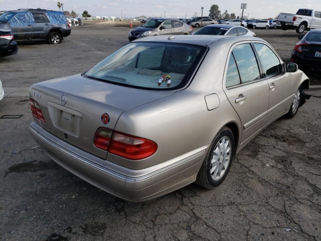 WDBJF65J1YB137017 - 2000 MERCEDES-BENZ E 320 BEIGE photo 3