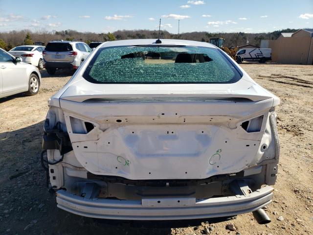 3FA6P0HD0JR229024 - 2018 FORD FUSION SE WHITE photo 6