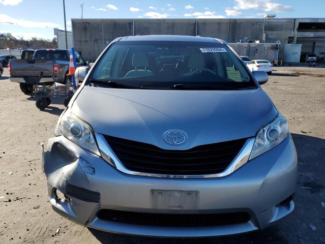 5TDKK3DC3BS101753 - 2011 TOYOTA SIENNA LE SILVER photo 5