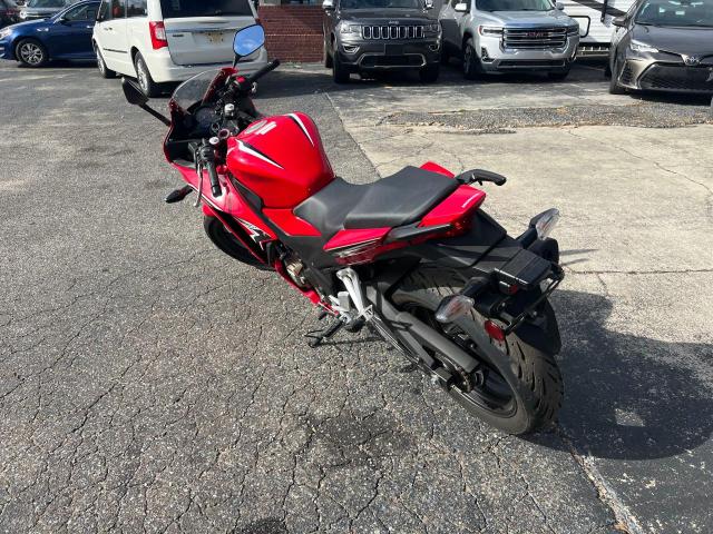 MLHNC5101M5700737 - 2021 HONDA CBR300 R RED photo 3