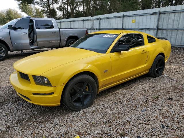 1ZVFT82H265236600 - 2006 FORD MUSTANG GT YELLOW photo 1