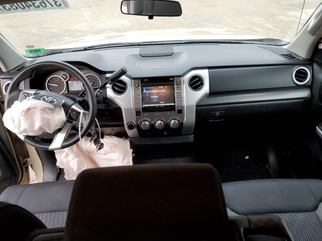 5TFUM5F10HX073634 - 2017 TOYOTA TUNDRA DOUBLE CAB SR/SR5 TAN photo 8