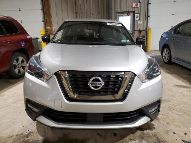 3N1CP5DV3LL532476 - 2020 NISSAN KICKS SR SILVER photo 5