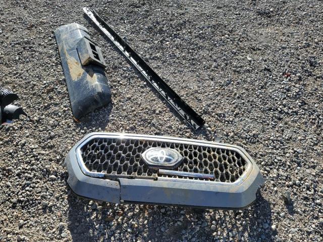 3TMDZ5BNXKM068481 - 2019 TOYOTA TACOMA DOUBLE CAB 银色 照片 12