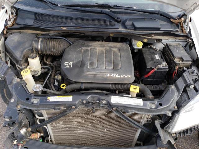 2A4RR8DG5BR764240 - 2011 CHRYSLER TOWN & COU TOURING L WHITE photo 12