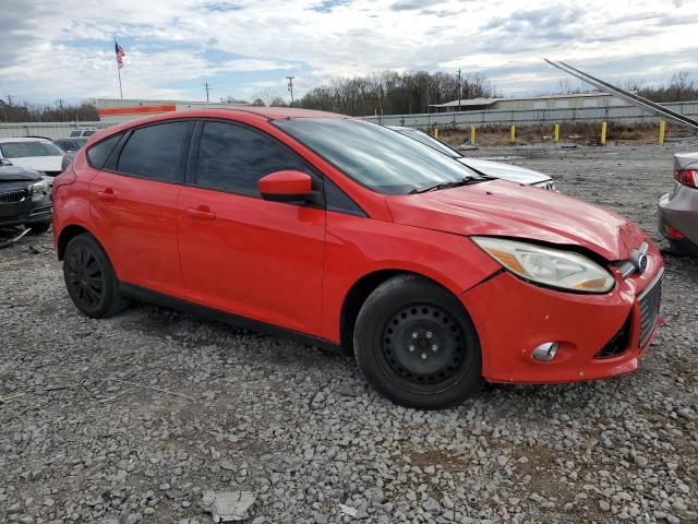 1FAHP3K24CL176007 - 2012 FORD FOCUS SE RED photo 4