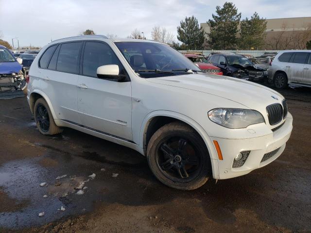 5UXZV4C53D0E13836 - 2013 BMW X5 XDRIVE35I WHITE photo 4
