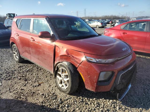 KNDJ23AU8N7820746 - 2022 KIA SOUL LX ORANGE photo 4