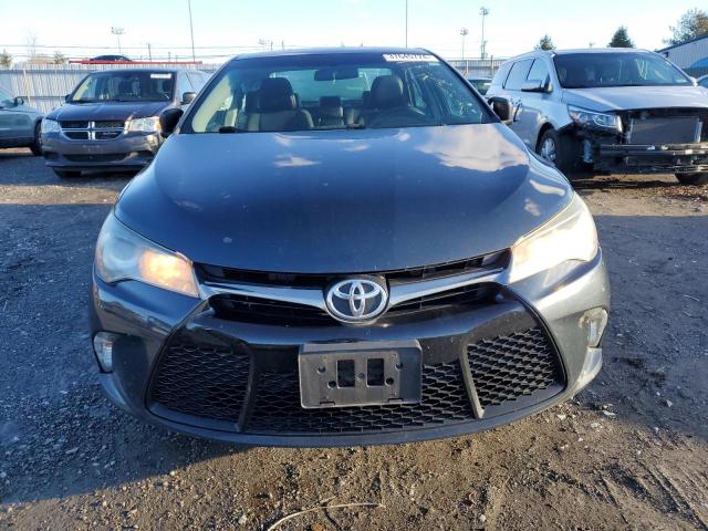 4T1BF1FK8HU290235 - 2017 TOYOTA CAMRY LE GREEN photo 5