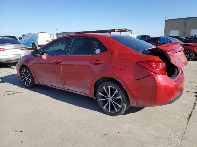 5YFBURHE8JP820464 - 2018 TOYOTA COROLLA L RED photo 2