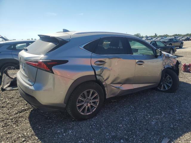 JTJYARBZ2K2158103 - 2019 LEXUS NX 300 BASE 银色 照片 3