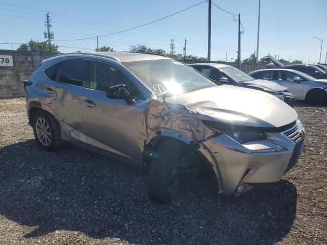 JTJYARBZ2K2158103 - 2019 LEXUS NX 300 BASE 银色 照片 4