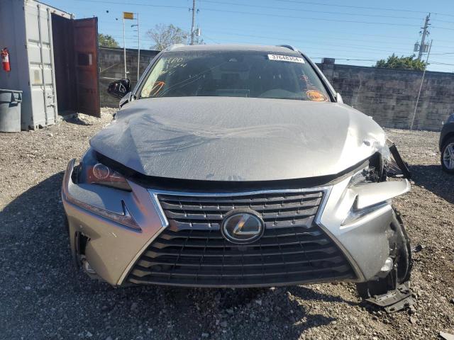 JTJYARBZ2K2158103 - 2019 LEXUS NX 300 BASE 银色 照片 5