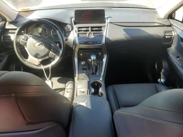 JTJYARBZ2K2158103 - 2019 LEXUS NX 300 BASE 银色 照片 8