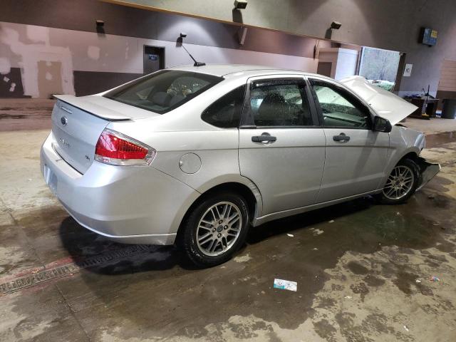 1FAHP3FN3BW175495 - 2011 FORD FOCUS SE SILVER photo 3