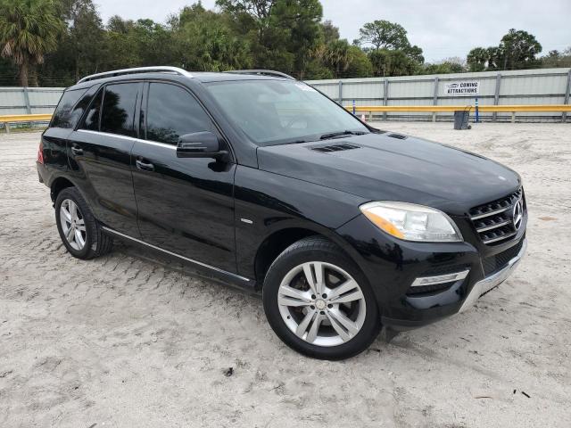 4JGDA5HB7CA096446 - 2012 MERCEDES-BENZ ML 350 4MATIC BLACK photo 4