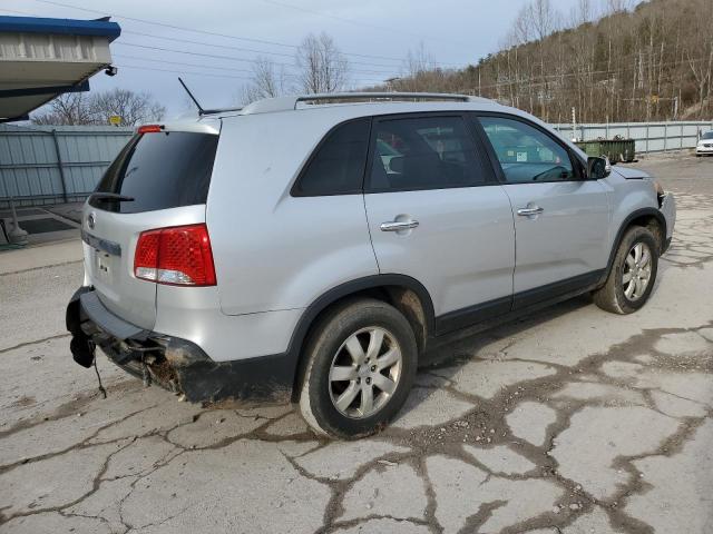 5XYKT3A10BG172860 - 2011 KIA SORENTO BASE SILVER photo 3