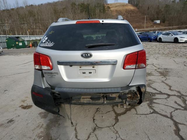 5XYKT3A10BG172860 - 2011 KIA SORENTO BASE SILVER photo 6