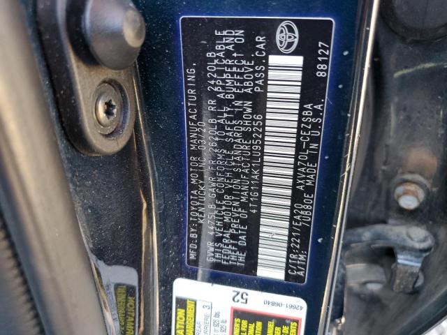 4T1G11AK1LU952256 - 2020 TOYOTA CAMRY SE BLUE photo 12