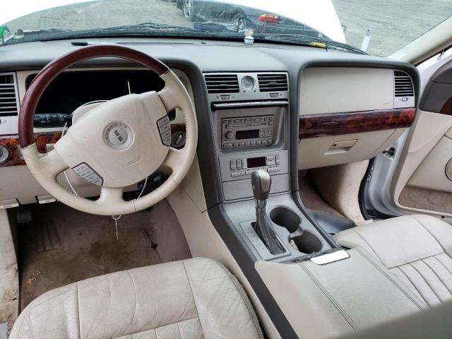 5LMFU28R84LJ40386 - 2004 LINCOLN NAVIGATOR 白色 照片 8