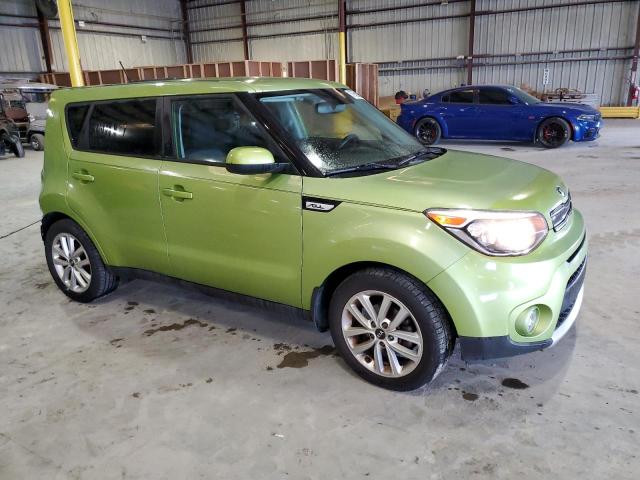 KNDJP3A57H7882587 - 2017 KIA SOUL + GREEN photo 4