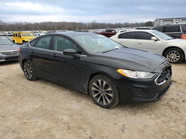 3FA6P0T92KR237873 - 2019 FORD FUSION SE BLACK photo 4