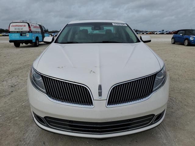 1LNHL9DK3GG603256 - 2016 LINCOLN MKS WHITE photo 5