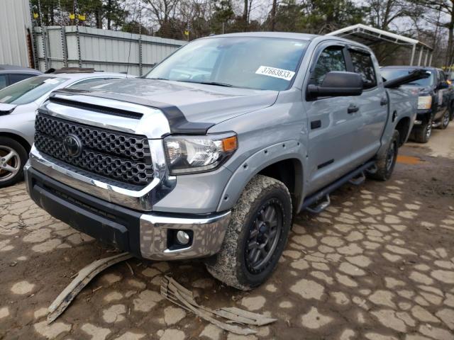 5TFDW5F10JX769927 - 2018 TOYOTA TUNDRA CREWMAX SR5 GRAY photo 1