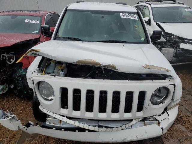 1C4NJPBB8HD167060 - 2017 JEEP PATRIOT SPORT WHITE photo 5