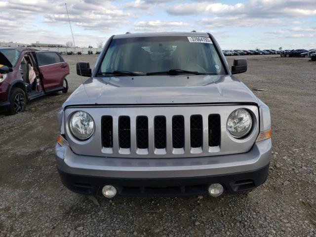 1C4NJRFB7GD524166 - 2016 JEEP PATRIOT LATITUDE SILVER photo 5