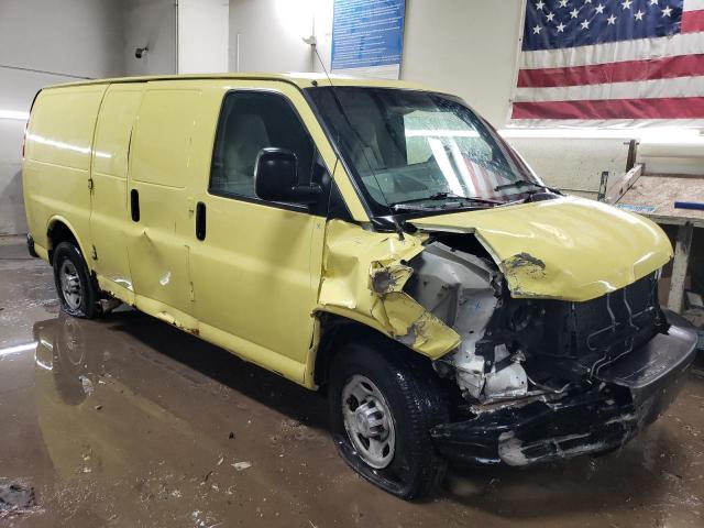 1GTGG25C981100774 - 2008 GMC SAVANA G2500 YELLOW photo 4