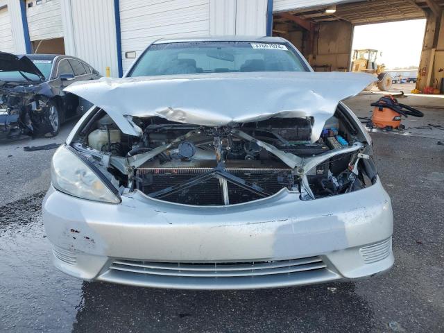 4T1BE32K85U013536 - 2005 TOYOTA CAMRY LE SILVER photo 5