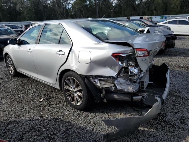 4T1BK1FK4DU535182 - 2013 TOYOTA CAMRY SE SILVER photo 2