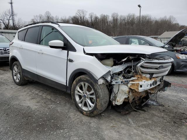 1FMCU9GD1JUD15586 - 2018 FORD ESCAPE SE WHITE photo 4