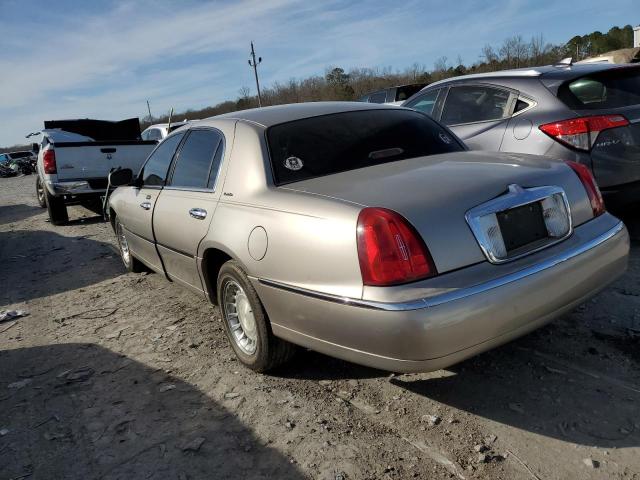 1LNHM81W52Y622957 - 2002 LINCOLN TOWN CAR EXECUTIVE BEIGE photo 2