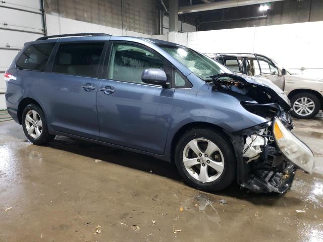 5TDKK3DC5ES463796 - 2014 TOYOTA SIENNA LE BLUE photo 4