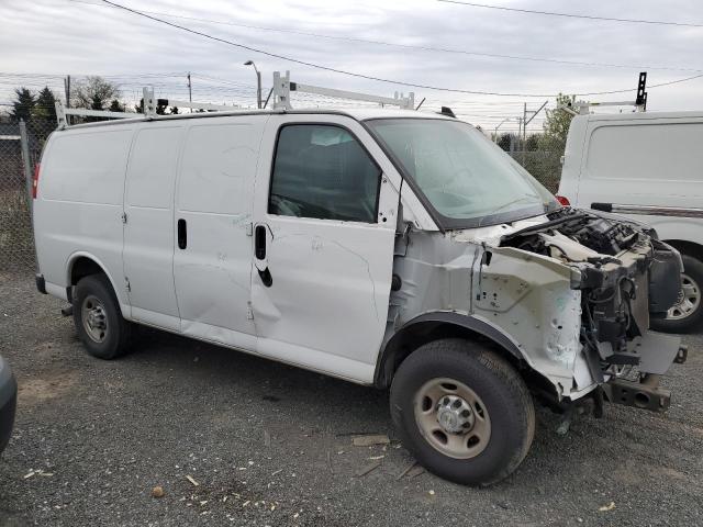 1GCWGAFPXL1267256 - 2020 CHEVROLET EXPRESS G2 WHITE photo 4