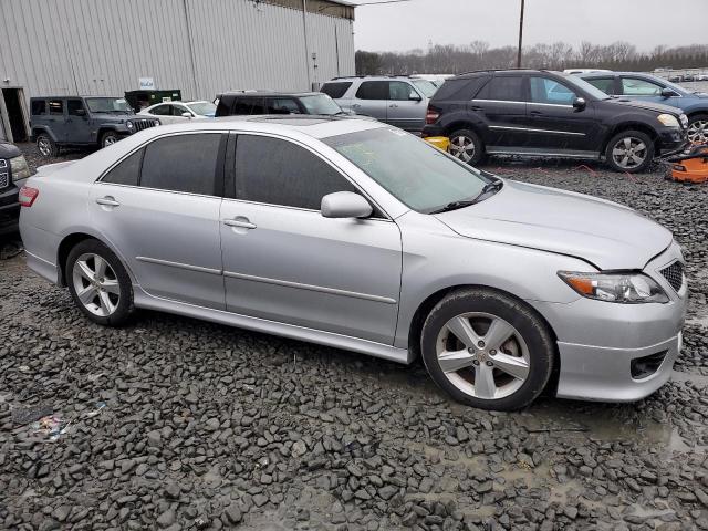 4T1BF3EK2AU524744 - 2010 TOYOTA CAMRY BASE SILVER photo 4