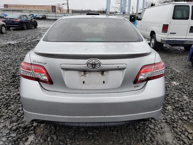 4T1BF3EK2AU524744 - 2010 TOYOTA CAMRY BASE SILVER photo 6