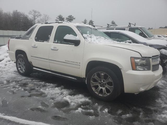 3GNFK32039G224978 - 2009 CHEVROLET AVALANCHE K1500 LTZ WHITE photo 4