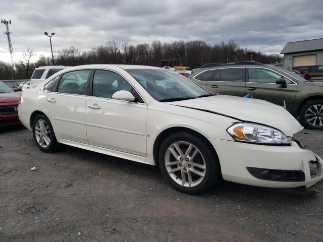 2G1WU57M691162844 - 2009 CHEVROLET IMPALA LTZ WHITE photo 4