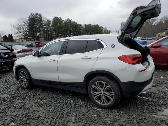 WBXYJ1C00L5N94620 - 2020 BMW X2 XDRIVE28I WHITE photo 2